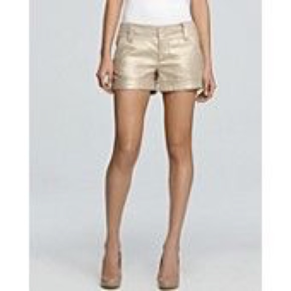 Alice + Olivia Pants - Alice + Olivia Gold linen shorts size 2